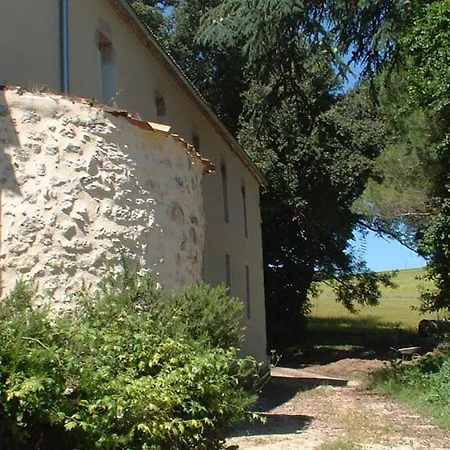 Chateau De Larrouze Gite 住宿加早餐酒店